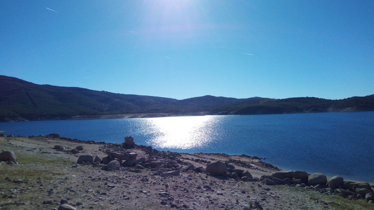 meridiano_raid's tweet photo. Precioso #EmbalsedelAtazar en pleno mes de noviembre, aunque ¡¡esperando lluvias por favor!!
#embalseElAtazar https://t.co/bJcuMz9OVW