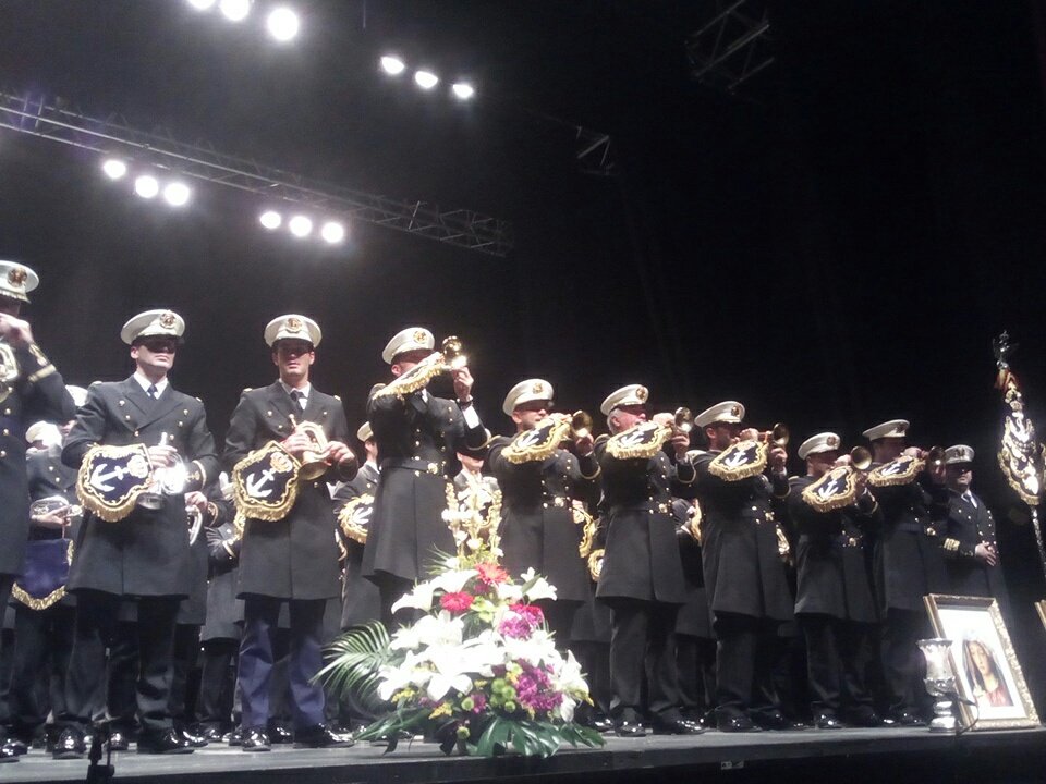 HumildadGranada's tweet photo. Comienza su actuación la @bandagranpoder https://t.co/iJQyUIqOsP