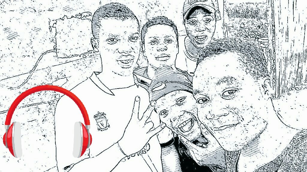 stone_musik's tweet photo. La dream team #blackstone en mode amusement.#radobeat https://t.co/eWxXSFtc7s