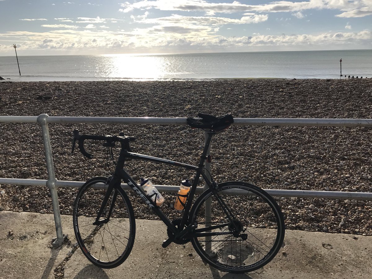p4rktheshark's tweet photo. Cold &amp; wet morning but another week complete with @GetSpokd @ElivarSport @VeloSkin @Bike4CancerUK @wahoofitness @TrekBikes #training #winterbase #gameplan https://t.co/Ha0ffHPbJ0