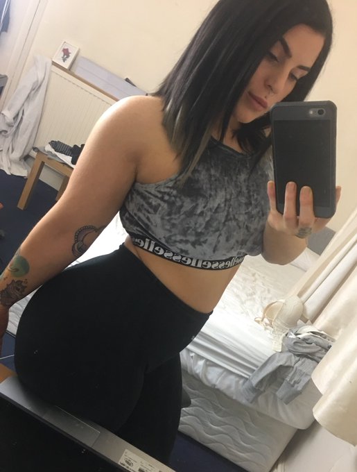 I&rsquo;ll be logging on cam in a couple hours! https://t.co/L6Mzy2Sqbq https://t.co/yAciBwPsAi<a href="/tag/newprofilepic"class="tags"><span>#newprofilepic</span></a>