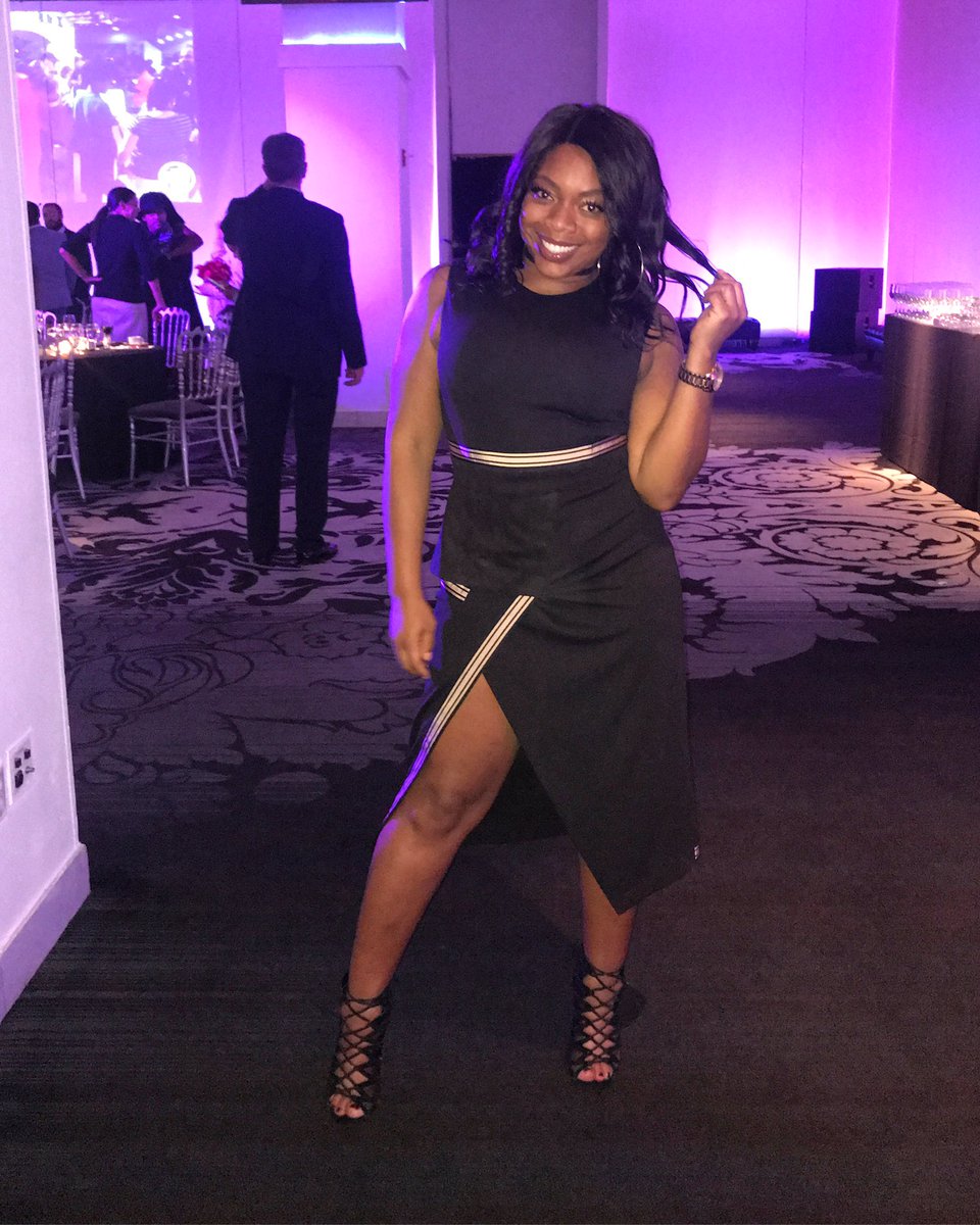 MissLissaKnows's tweet photo. A true Queen can convey sexy without exposing all of her ASSets 👸🏾🏆 #kNOwStyle Happy Sunday! https://t.co/lkKERMuzeB