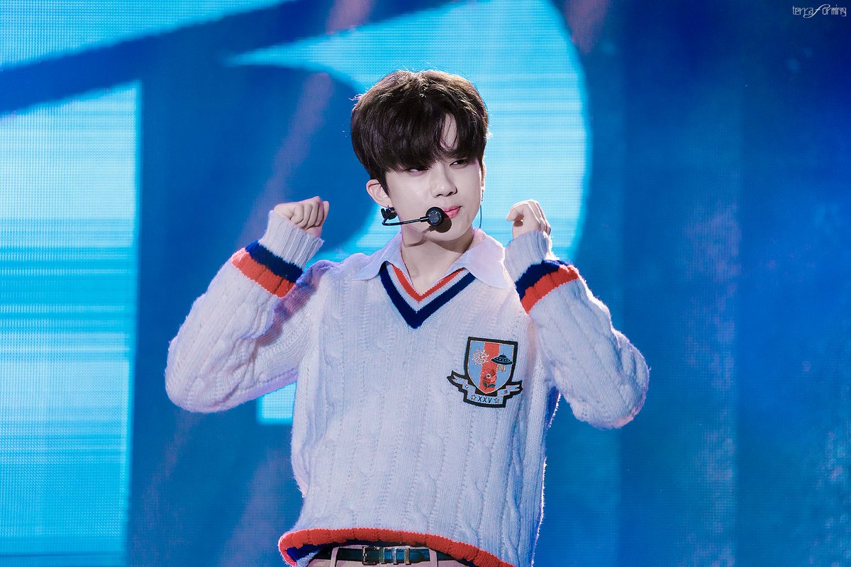 124Cyyj's tweet photo. 171111 바둑대축제 #영재 #BAP @BAP_Youngjae 멘트 30분 넘게 고민하다가 깨달은 것이다.. 이럴시간에 그냥 올리는 게 낫다는 걸.... 🤔🤔 유영재하세요 여러분😉 https://t.co/J3C4VJJno2