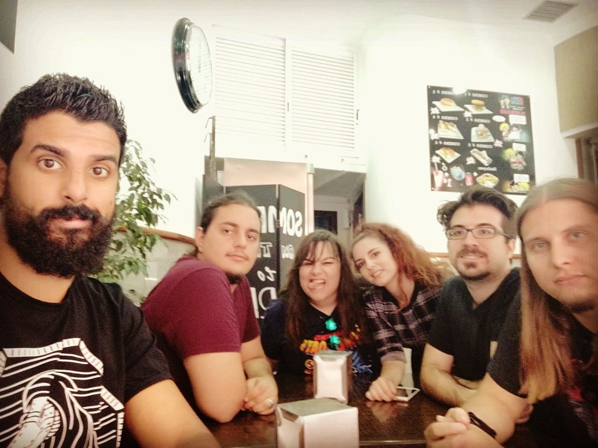SocialAntix's tweet photo. ¡Hoy hemos pasado la mañana con la gran @FanyCastillo_m y su cámara! Pronto podréis ver más de nuestras andanzas. ¡Atentos a los próximos días! #11Nov2017 #scarsnconfessions https://t.co/cKUW0cQbTf