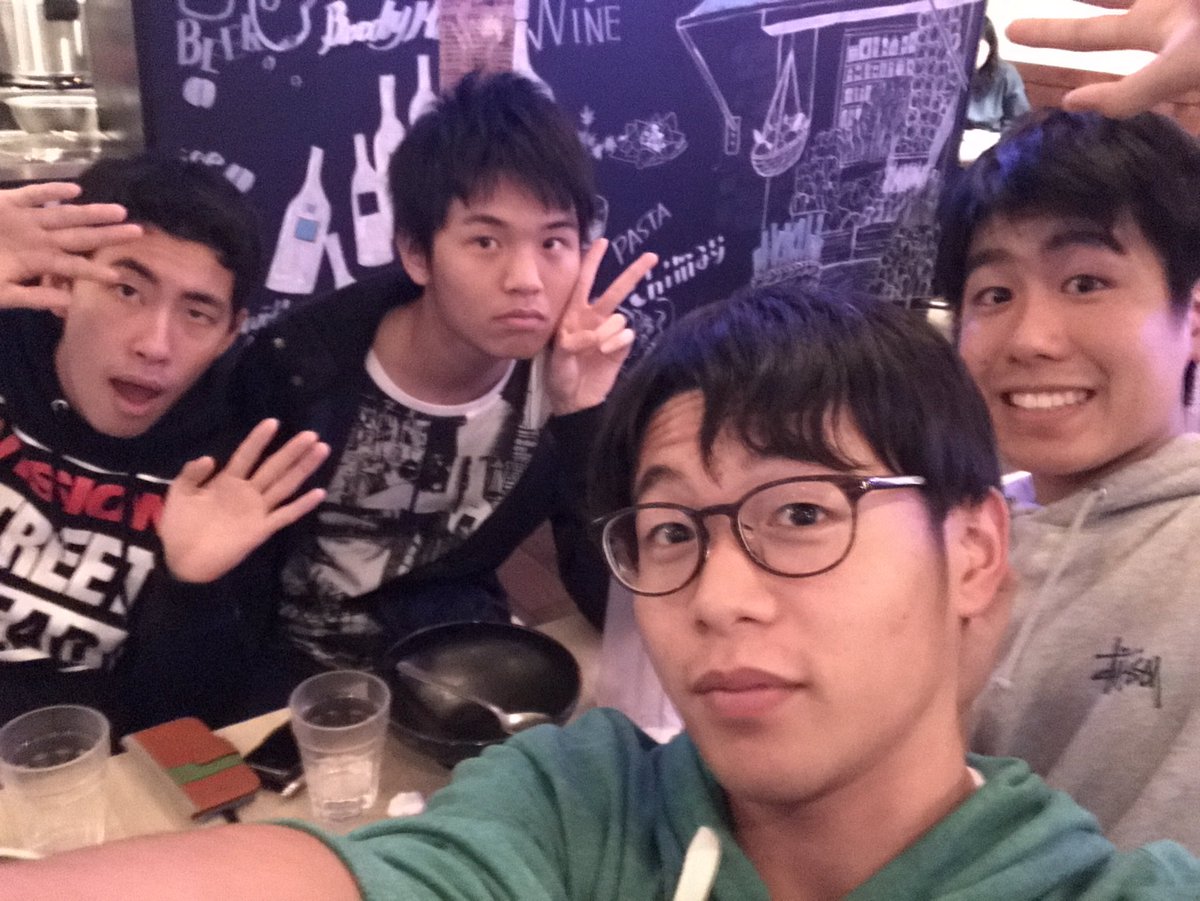 furapoteowarai's tweet photo. 〜重大発表〜
この度、サイダーとのツーマンライブが決定しました！！

フラポテとしても、サイダーとしても史上最大のものを作り上げていくんでみなさんぜひきてください！

このライブは完全予約制なので、予約はフラポテ、サイダーのDMまで！

２枚目はフラポテとサイダーの半年前の写真です！ https://t.co/J9Bb2FwigQ