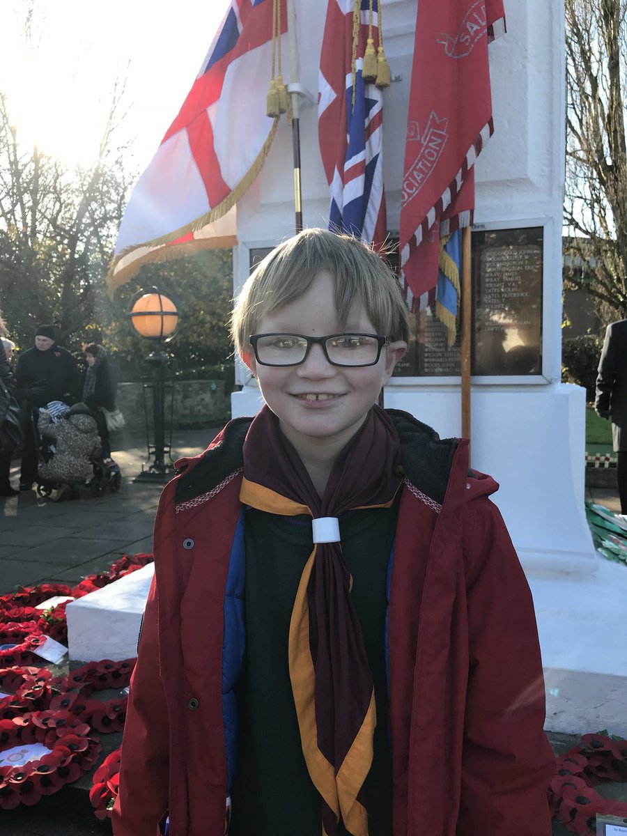 Kellybones83's tweet photo. #RemembranceDay2017 Remembrance Day parade https://t.co/Rr5CR1T9jg