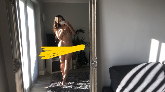 1 year difference https://t.co/Xtmmw6yNME<a href="/tag/nudesfornature"class="tags"><span>#nudesfornature</span></a>