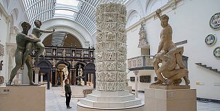 PMSA_Sculpture's tweet photo. WHATS NEW #3rdD? HAVE you READ the fascinating #RachelKneebone In CONV  w @m_vandenbrouck https://t.co/mFkm4JOlIh SEE her NOW #399days @V_and_A https://t.co/aX0hlbZMet