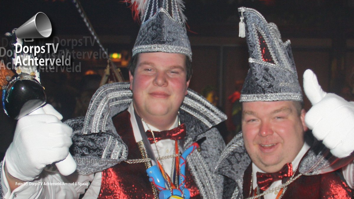 John van den Hengel en Dennis Middelaar zijn Schots en Scheef. Ze gaan bij carnavalsvereniging <a href="/DePuupenkoppen/">CV de Puupenkoppen</a> uit #Achterveld voor in #carnaval2018 als prins en adjudant in #puupenkoppenland.

achterveld.net/john-en-dennis…