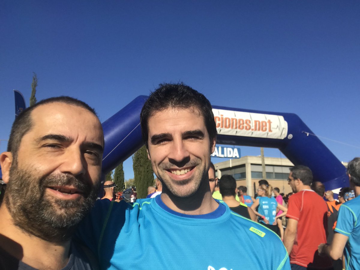 pablogarguez's tweet photo. Hoy día de fiesta y deporte en la 2ª carrera solidaria de @viewnext por el campus de Caceres @infouex corriendo con @martamartagg y @GuilleJBau 10km @aqcanabal @Totemoheda @CatedraViewNext https://t.co/ieHfVQz8Y2