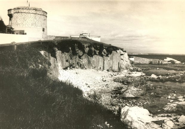 totallydublin's tweet photo. “The most iconic house in world literature” #NiceGaff Martello Tower #Sandycove https://t.co/mPOc9bg8Ez https://t.co/KN6AwLbGM4