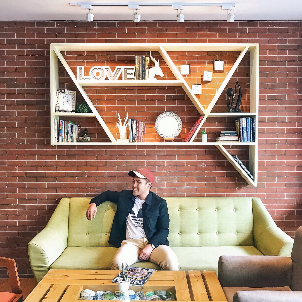 iGedRobles's tweet photo. Coffee shop hopping at my lovely hometown, Baguio. โค๏ธ Wish youโre here right beside me. โบ๏ธ #topmanph https://t.co/Wbh5iFcQaX