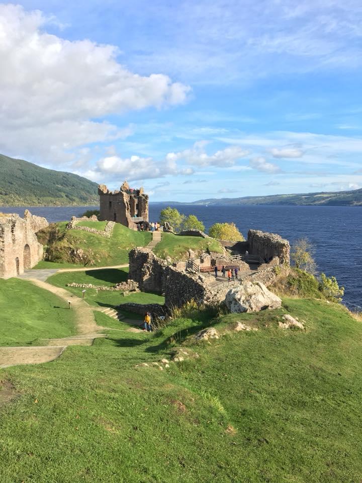 VisitScotland's tweet photo. If you love exploring a ruin then #UrquhartCastle on the banks of #LochNess is a must! 🏰 📷 FB/Sue Whitfield #HHA2017 https://t.co/9FnyS0A2pd