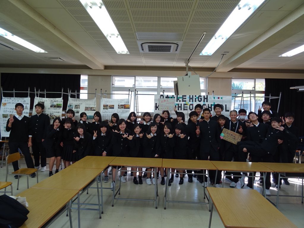 n_iagm's tweet photo. 昨日の文化祭楽しんだ！

逆再生動画なかなか好評だったけよかったわ！！

写真いっぱい撮ろうと思ったけどマネージャーとクラスとかあさんと烈のかあさんと撮った写真しかないという！爆笑
それだけ時間がなかったってことよね！！笑笑 https://t.co/R4YFVHkg2L