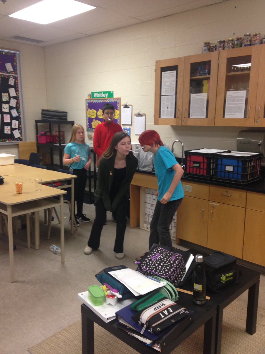 LDubsGatestone's tweet image. Candy Corn Relay! #colourchallenge #class78