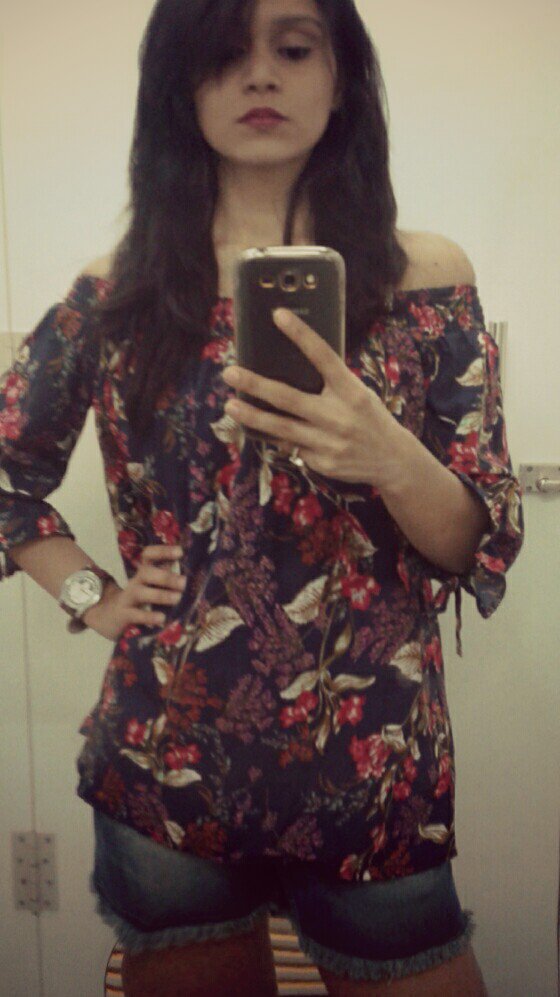 imindrani54's tweet photo. I usually accompany myself,crowd doesn't amaze me!!! https://t.co/WG6tBwKYDq