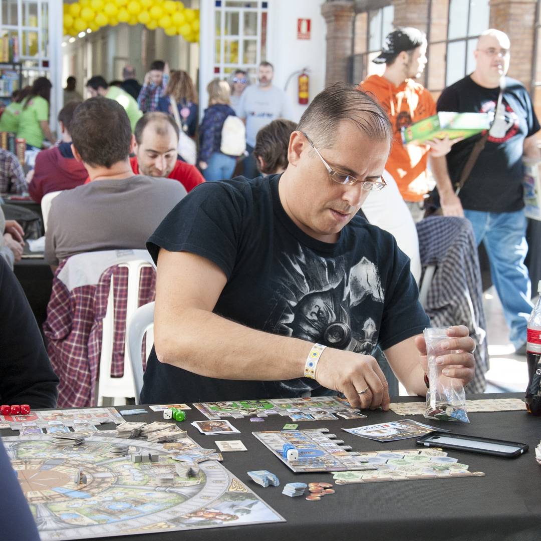 latermicamalaga's tweet photo. Hoy continúa #boardgameconvention hasta las 20h en #LaTérmica con la ludoteca de @tierrasludicas y mucho más #Bgc2017 https://t.co/i6vHhZNo0L