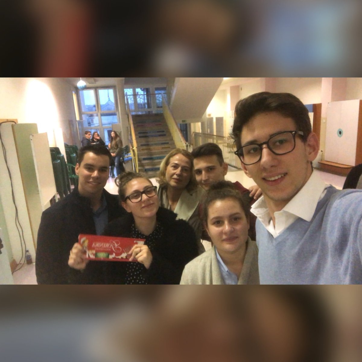 MrdovicPetar's tweet photo. Ekipa PGMB ena izmed zmagovalk Evrošole 2017 #Strasbourg #plenarno #simulacija @EP_Slovenija @Europarl_SL @euroscola2017 https://t.co/3oSNi2s3gU