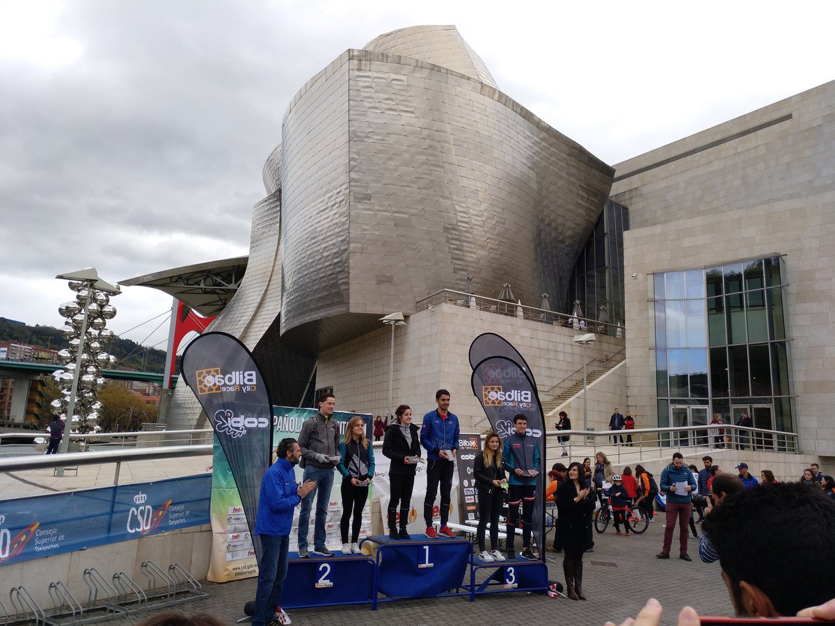 bilbaocityrace's tweet photo. Podium M-E y F-E
Podium Men and Women Elite
#BilbaoCityRace 
@fedo_org @cityracetour @cobidea https://t.co/mFNhS5JX2y