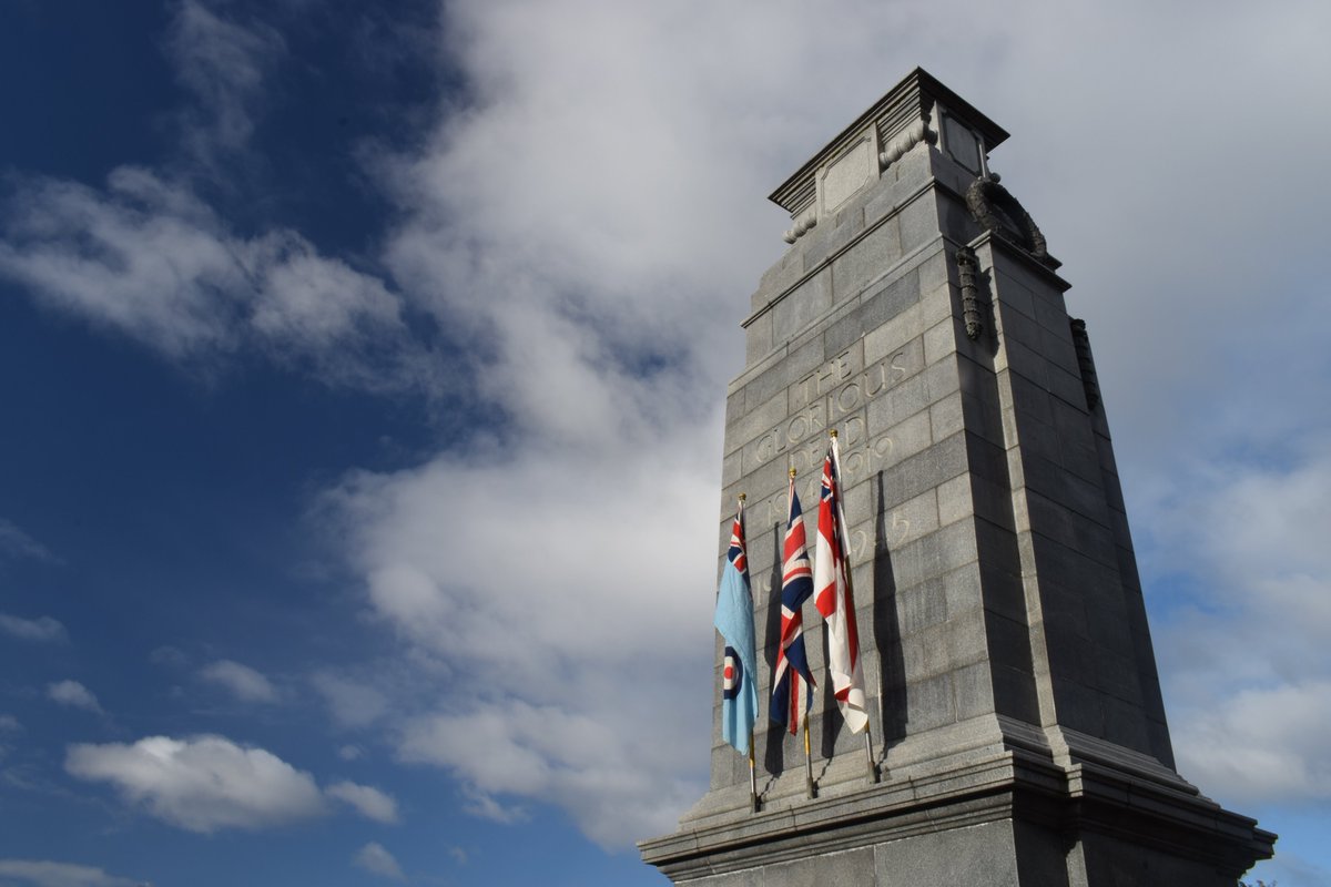 With the Archbishop this morning at Middlesbrough cenotaph <a href="/JohnSentamu/">John Sentamu</a> <a href="/MbroCouncil/">MiddlesbroughCouncil</a>