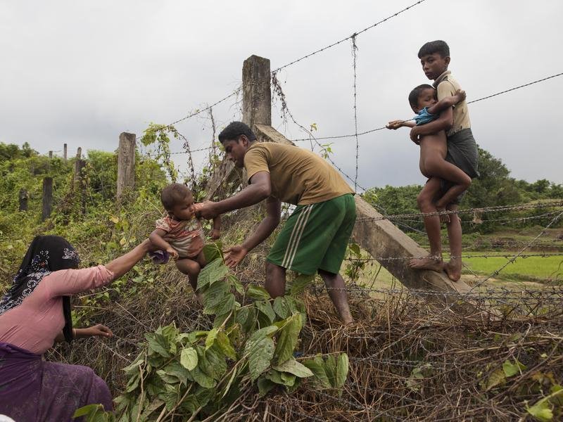 KyawSanNaing3's tweet photo. As mother land of Bangalis is Bangaladesh, they go to their country. Rakhine(Arakan) is for Rakhine (Arakanese). https://t.co/BAPmpPIRec