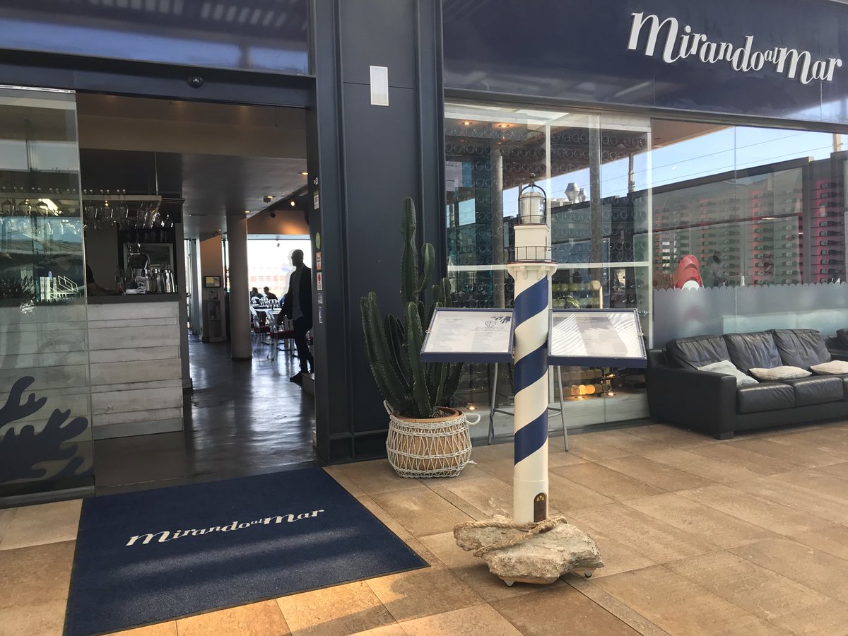 Feliz Domingo 🍽⚓️ #mirandoalmar #restaurant #maremagnum #comida #domingo #barcelona #catalunya