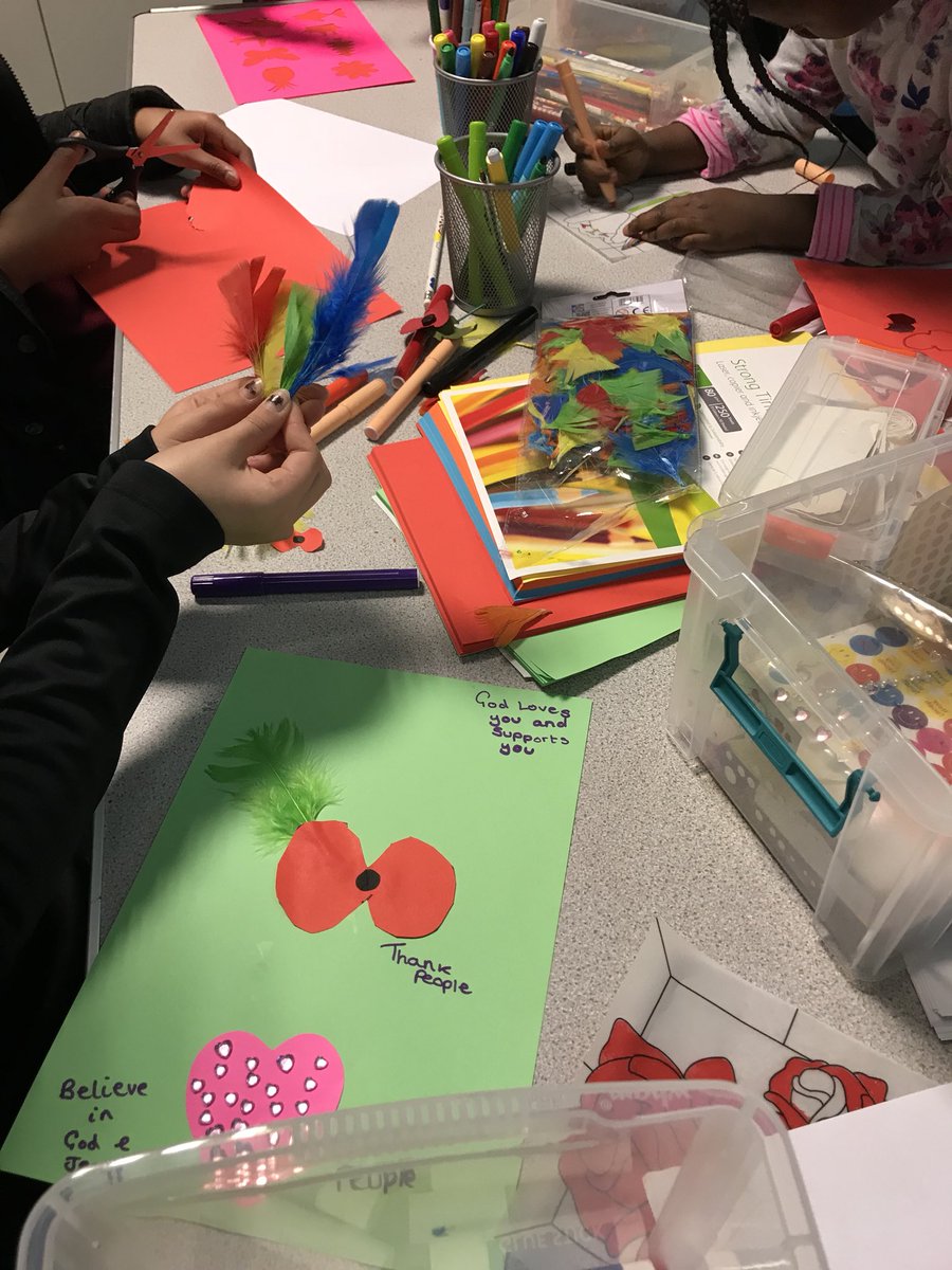 QueensHallWigan's tweet image. Determined to change the world around them, the kids this morning made artwork about God’s love to take into the local nursing homes.   #littleworldchangers #spreadingjesus #RandomActsOfKindness