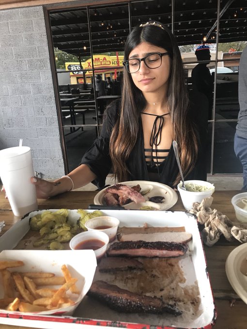 The Texas effect. Still thinkin&rsquo; &lsquo;bout dessert tho 🍰 https://t.co/MFrc3Mg2OQ