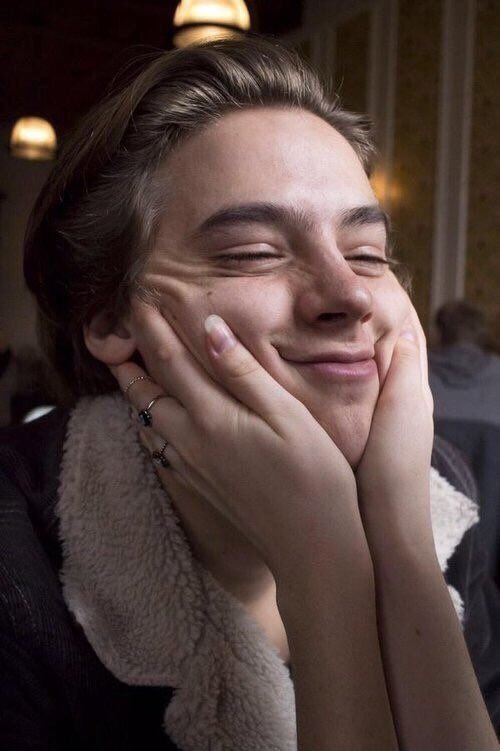 CherryRed1509's tweet photo. Создаём БЕСЕДУ ТВИТТЕРСКИХ с нуля 💕
Кто хочет в беседу кидайте свой вк сюда или в дм 🙌
#ХэйлаФолловитТвиттерских https://t.co/LlTM1mjzOr