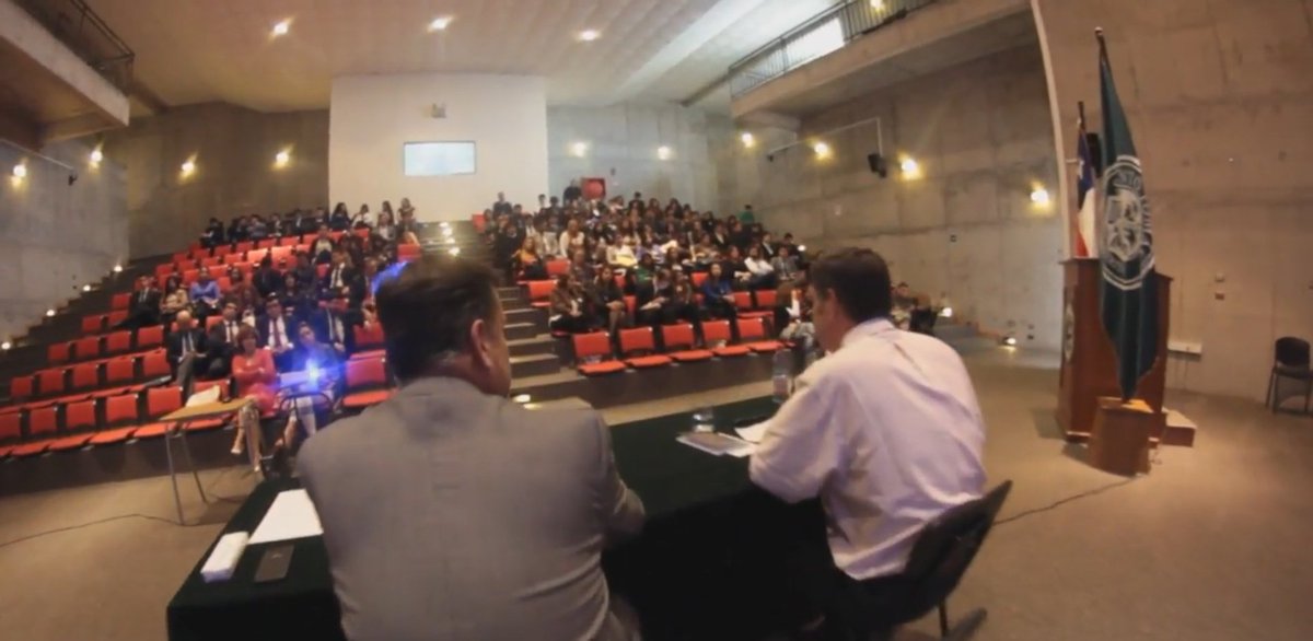 DerechoUST's tweet photo. Somos la Facultad de #Derecho más extensa del país. Nuestra carrera está acreditada por 3 años y se imparte en 11 sedes desde Iquique a Puerto Montt #Admisión2018 #SantoTomás https://t.co/nmpDe6kRdF