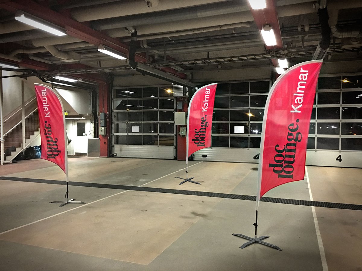 cikalmar's tweet photo. Det är bara i Kalmar som man som filmarrangör fördriver söndagskvällen med att sopa en brandstation! #DocLounge #LiberationDay #Laibach #Nordkorea https://t.co/WZeGmWGuH2