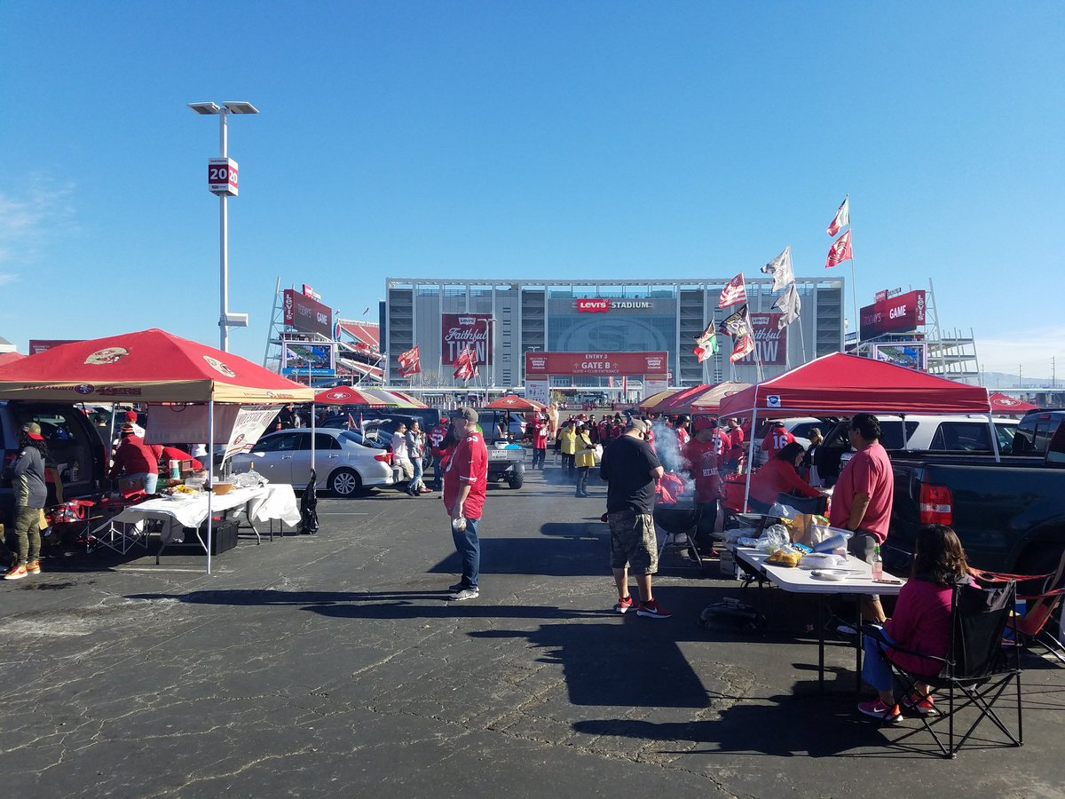 niner_raul's tweet photo. @LevisStadium @49ers #FAITHFUL #BrickbyBrick #Ninersmane #FYT #FYT #FYT #FYT https://t.co/JpTWTUn3sE