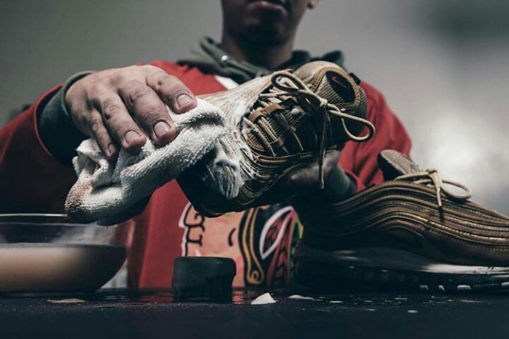 getcleansteps's tweet photo. Your dirty sneakers help create jobs. Schedule a pickup or a drop-off today and join us in fighting unemployment.

#getcleansteps #shoecare https://t.co/pb1tCL5N0E