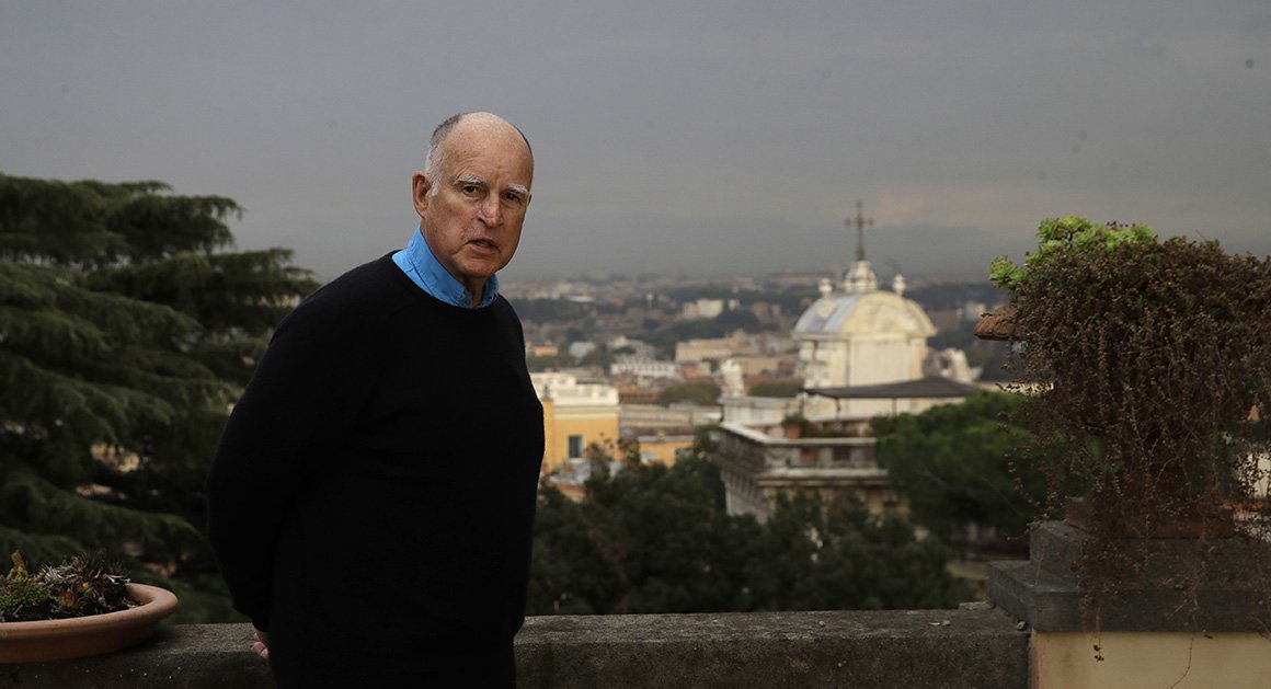 politico's tweet photo. Jerry Brown, president of the independent republic of California https://t.co/lbg5JXvjsU https://t.co/ophxUnM7EA