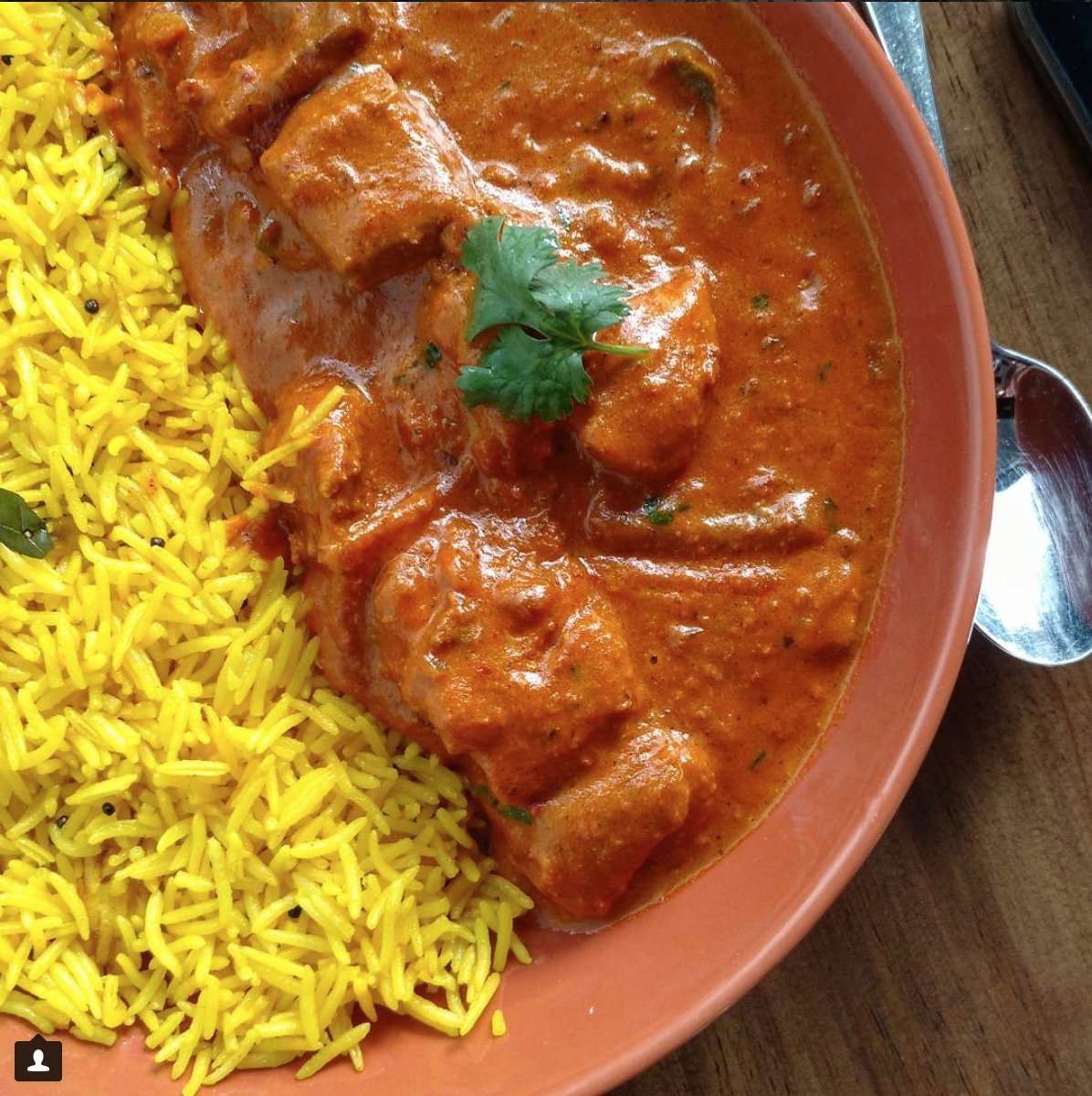 HelloJiToronto's tweet photo. There's nothing quite like a savoury, spiced chicken curry to warm you up on a chilly day 🍛 #comfortfood #coldweatherfood #chickencurry #torontoeats
Thanks to IG finest_one for the yummy shot! https://t.co/aswwB4E7Vz