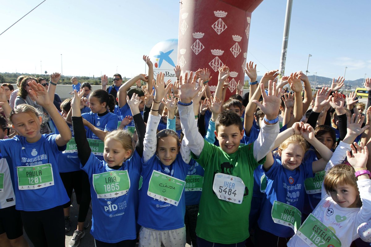 RCDEspanyol's tweet photo. Has participat de la #Running1900? 🏃🏃♀️
📸 Descarrega't les fotos al canal de Flickr #RCDE: https://t.co/Tsvz3cDGZn https://t.co/96NEXhZyxh