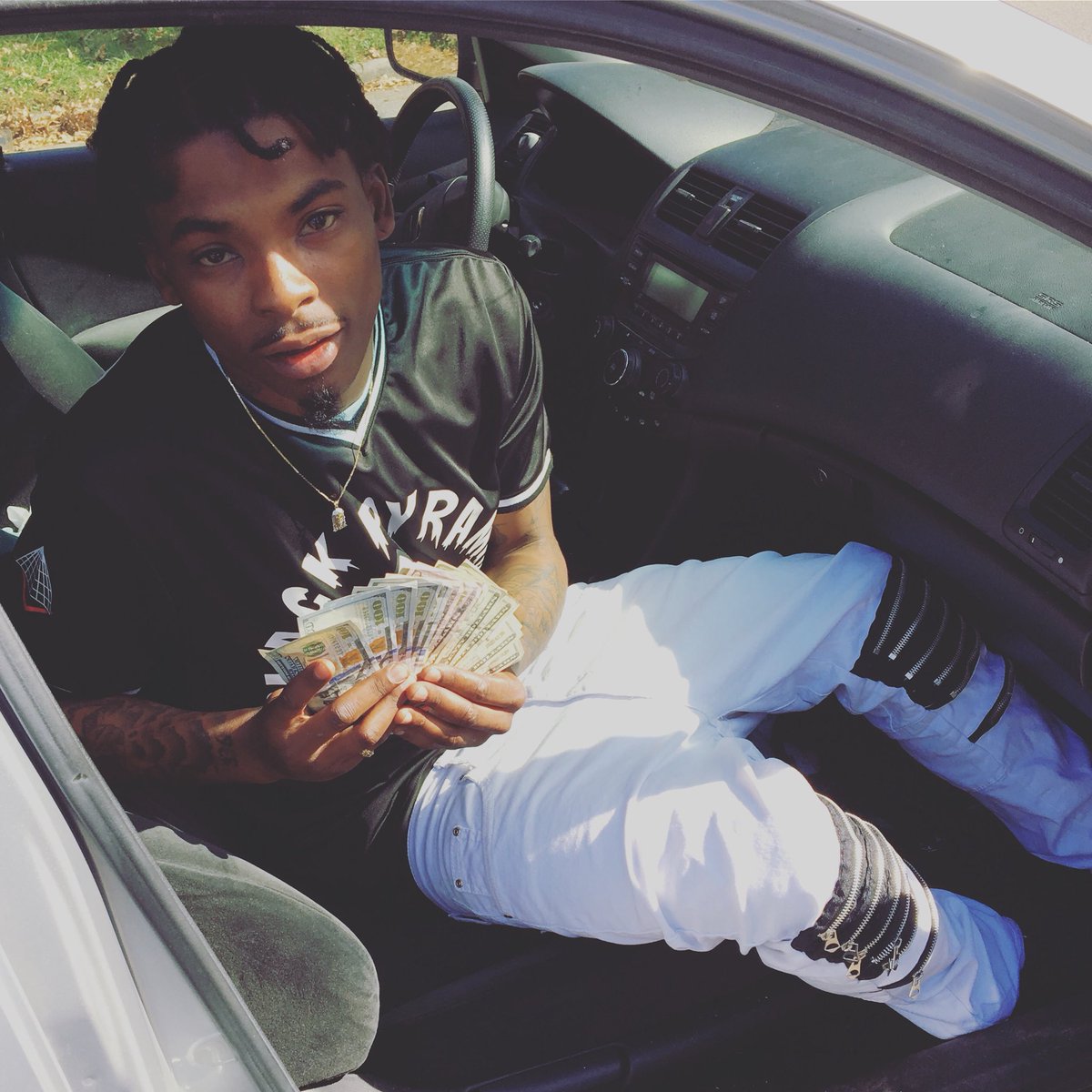 Trap_Bigga's tweet photo. https://t.co/YdOkObdRtB
