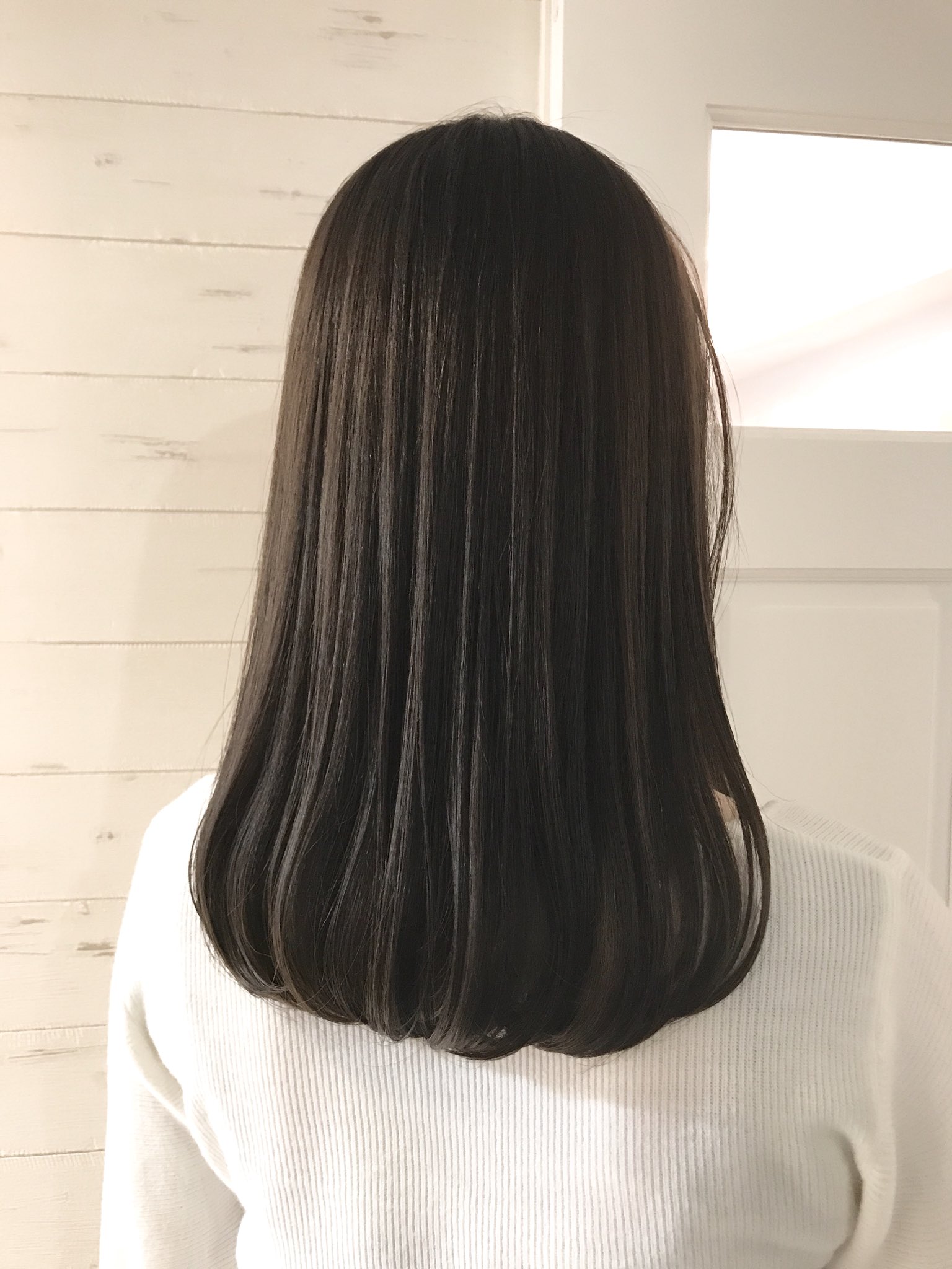 Hair Make Mai Kaino Twitterren シアーグレージュ ベースは6lvのアッシュグレージュに 細かーくハイライトを入れて ダークトーンでも透明のあるグレージュカラーに 明日は後少しご予約お取り出来ますので お待ちしてます シアーグレージュ アッシュ