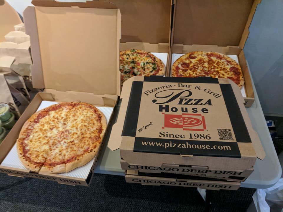 LansingGiveCamp's tweet photo. Our food game is strong this year thanks to awesome sponsors like @PizzaHouseEL! #givecamp #lansinggivecamp #lovelansing https://t.co/YtBgv7cDdl