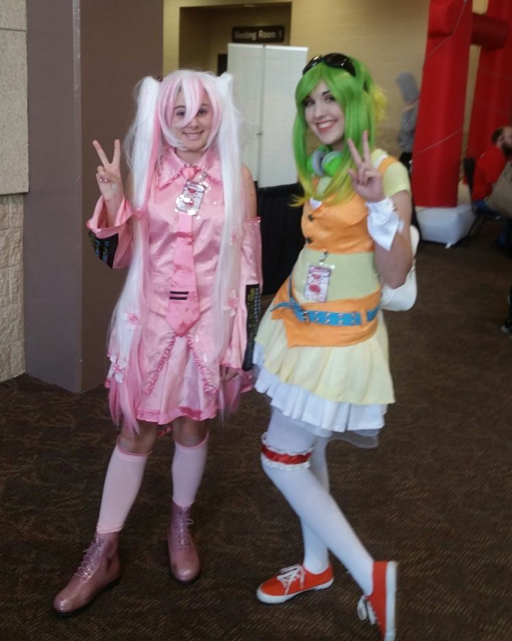 HachiBianca's tweet photo. Yesterday was amazing! XD I love being recognized places. People we're coming up to me asking if I was me and I just melt.
XD Hamacon was great! I had an amazing time!
#megapoidgumi #hamaconmini https://t.co/Voke2hCSxu