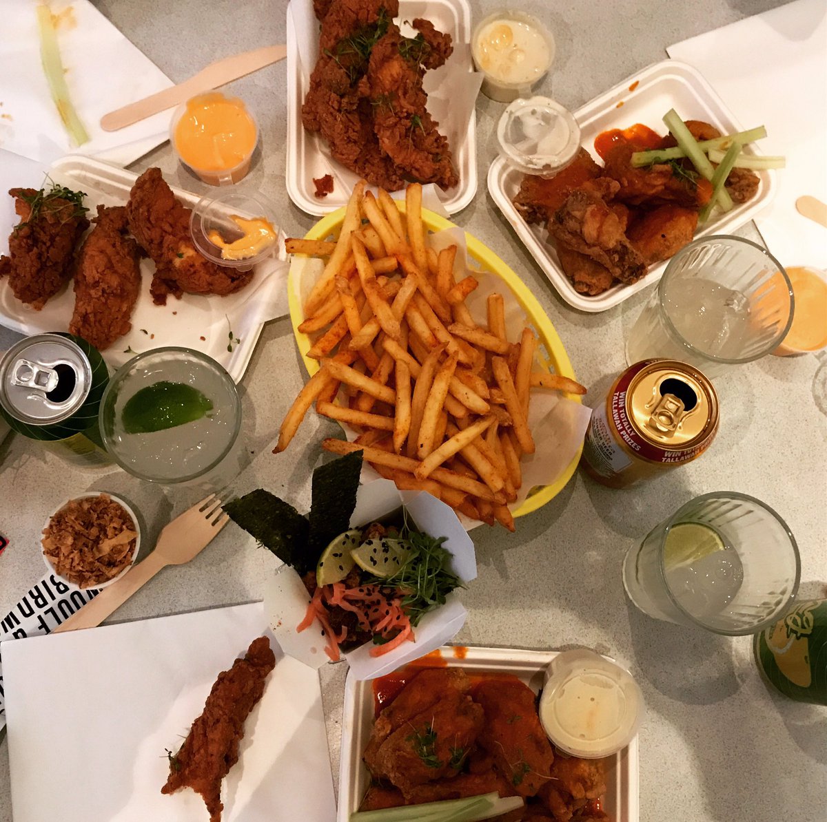KatyTruss's tweet photo. Loved the fried chicken @woolfandbird #Norwich yesterday. In the pic: buffalo wings, earl grey tea brined fried chicken, karaage popcorn chicken &amp; spiced fries. 👍👍👍 https://t.co/yis20294nb