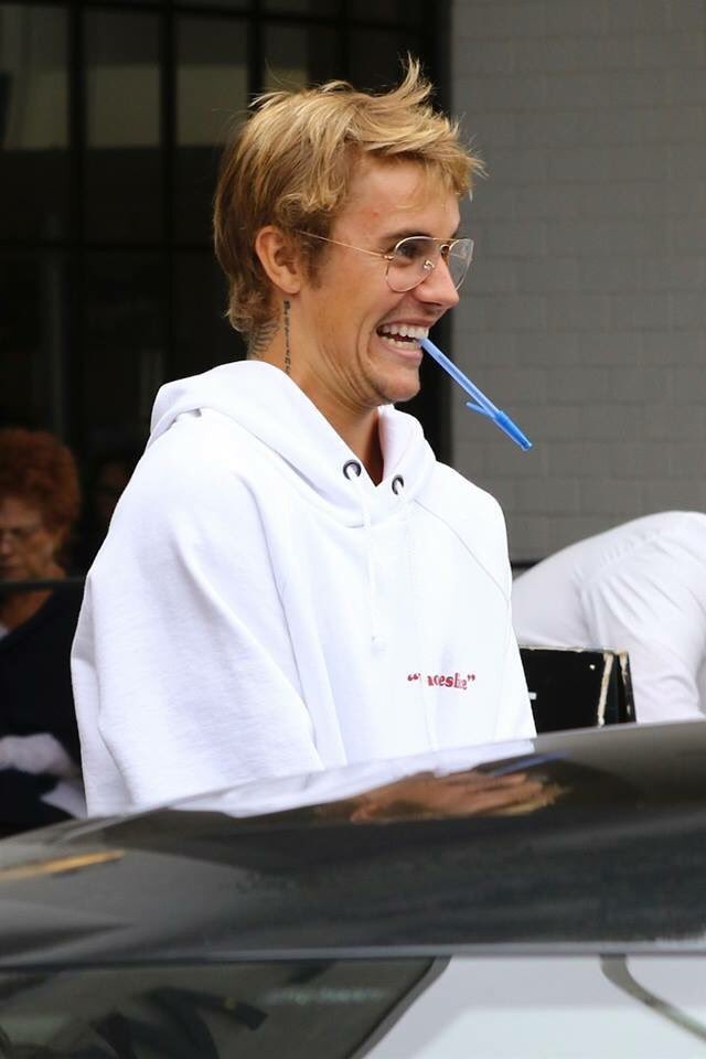 drewftdevonne_'s tweet photo. Siempre quiero verlo feliz y sonriendo.
UNION FOR JUSTIN #EMABiggestFansJustinBieber https://t.co/EyXPHmUphY