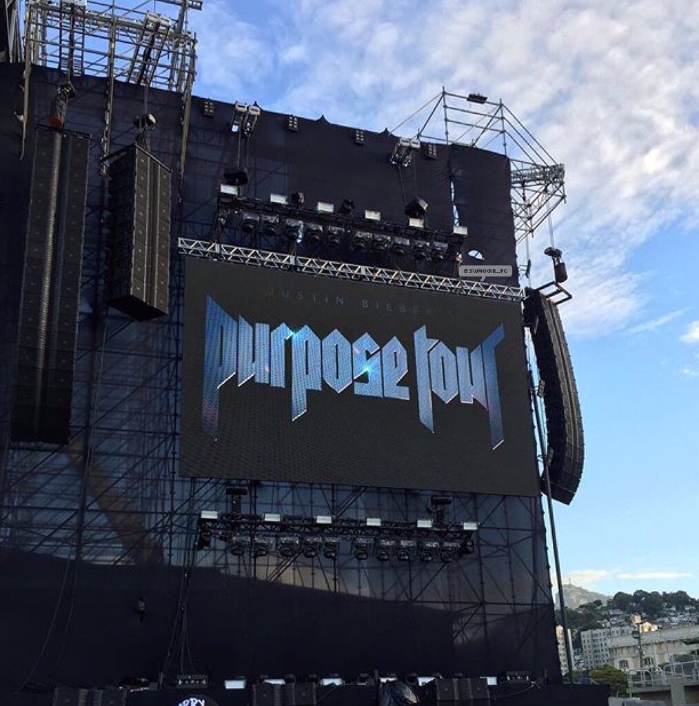 swaggie_fc's tweet photo. Quando alguns dos seus maiores sonhos se realizam ! Sou abençoada 
UNION FOR JUSTIN
#EMABIggestFansJustinBieber https://t.co/IpyljKLYEv