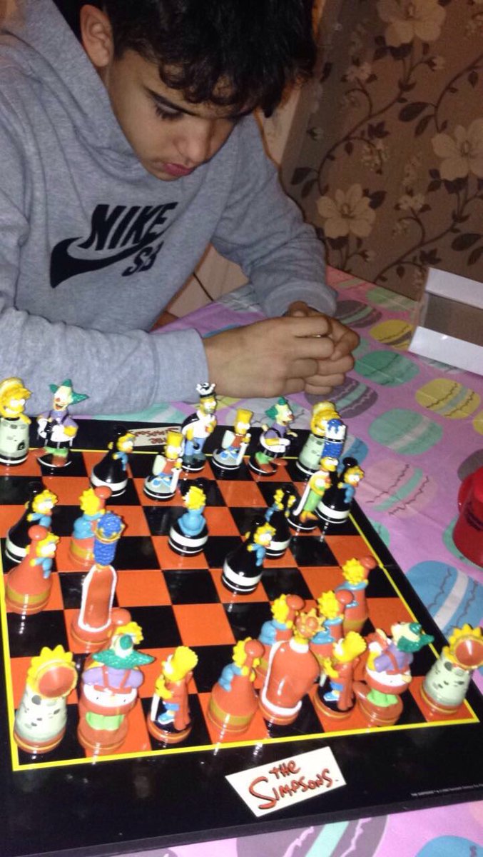 PenfoldKelly's tweet photo. He kicks my arse every game💙 #chess #simpsons https://t.co/ozQPQ3OlVn