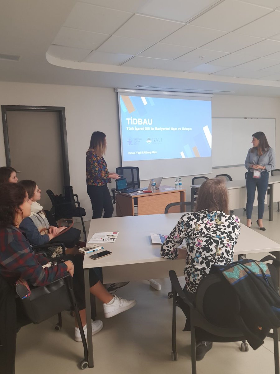 Bugun @egk17'de <a href="/tid_bau/">TİDBAU</a> isaret dili egitim portalimizi bol bol anlattik, cok guzel geribildirimler aldik ✌😉 @gnskc #tidbau #egk17