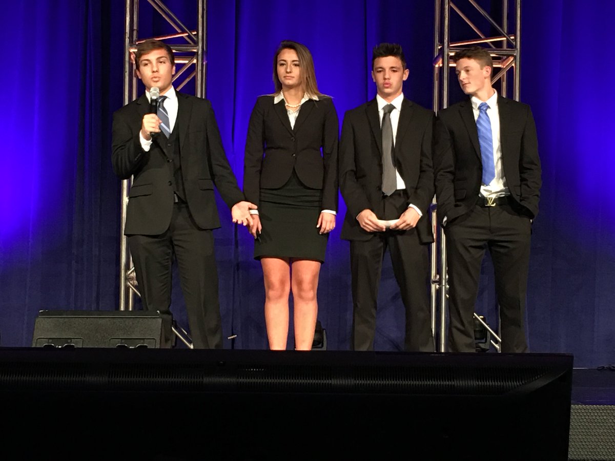 PaDECA's tweet photo. #DECAIEC finalists presenting their 90-second pitches to the closing session! #DECAPowerTrip https://t.co/XpRIxs81bV
