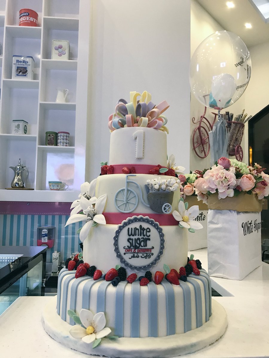 _AyshaAlkaabi's tweet photo. 1st anniversary celebration 💜 https://t.co/uQCcBdu6OD