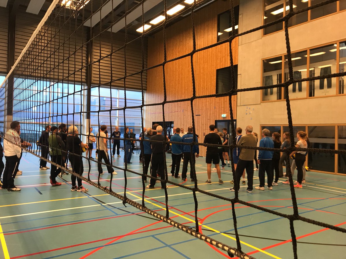 Met onze top-jeugdtrainers bij een trainersbijeenkomst van de <a href="/SAJVNL/">SAJV</a> met <a href="/sportjeal/">SPORTJEAL</a>. #LeukLeren