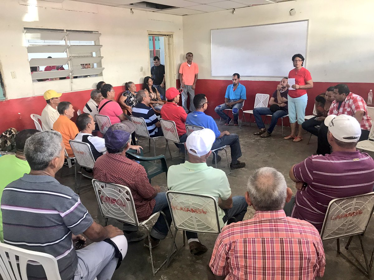 MiriamPardoJ's tweet photo. En reunión con trabajadores del IAMA en revisión y reestructuración del sistema de recolección de desechos del Municipio Sucre

#DignificacionDelTrabajador
#EnSucreGanaMiriamPardo

@RMarcoTorres @CarylBertho @CiudadMCY @GobiernoAragua https://t.co/9y0KVnZy5x