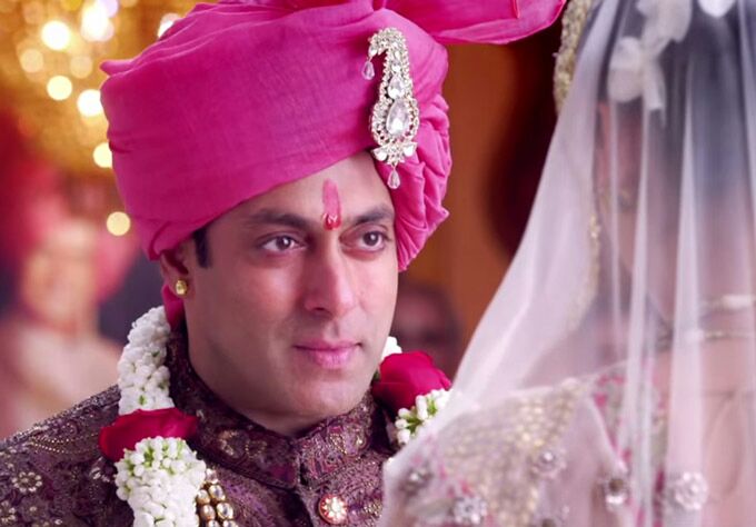 SalmanKiKomal's tweet photo. Prem Ratan Dhan Payo rut milan ki layo
#2YearsOfPRDP https://t.co/nC3enh7RgQ